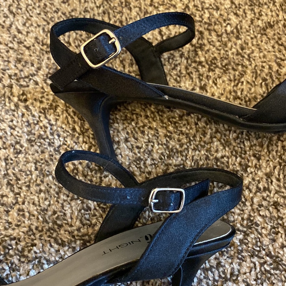 High Heel - Picture 5 of 7